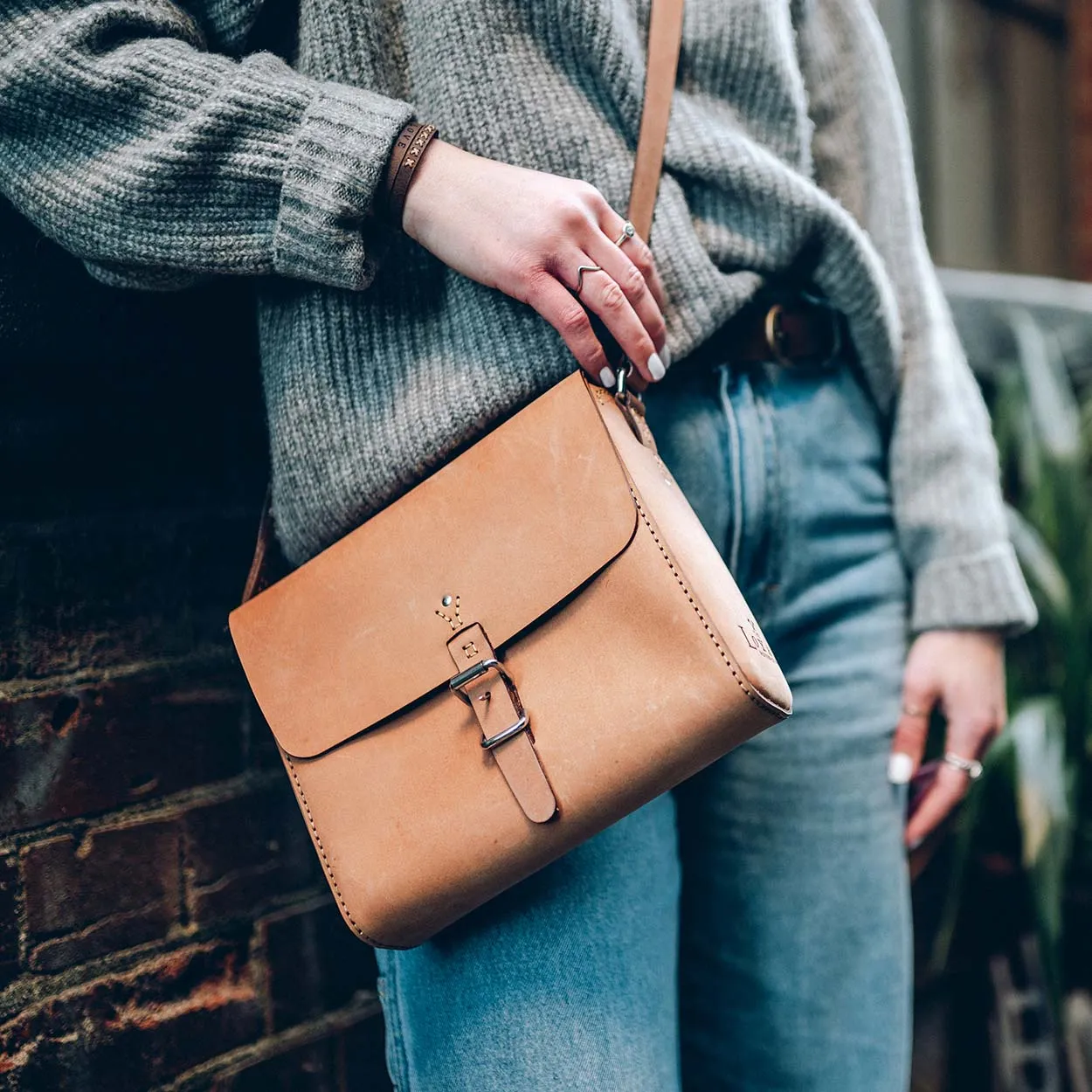 THE COMPANION SATCHEL – TAN